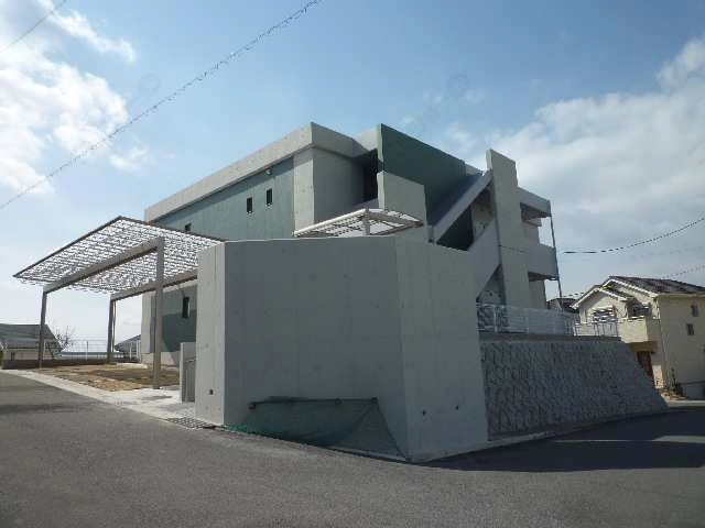 北東からの外観