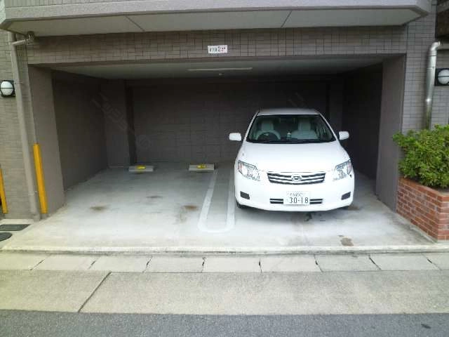 屋根付き駐車場