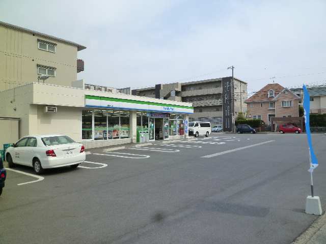 ﾌｧﾐﾘｰﾏｰﾄ歩4分