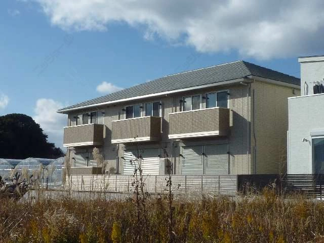 南東側からみた外観