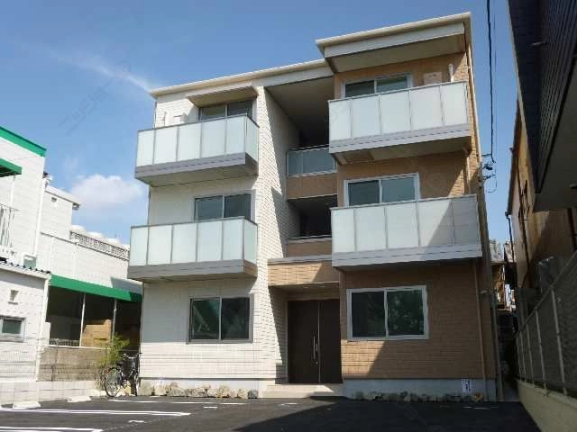 北側からの外観