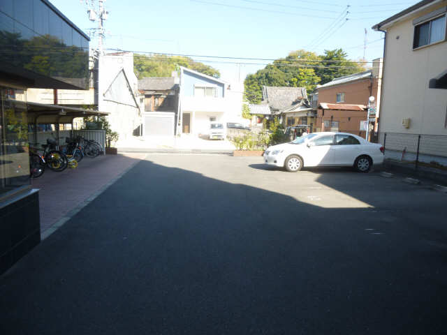 駐車場屋根なし