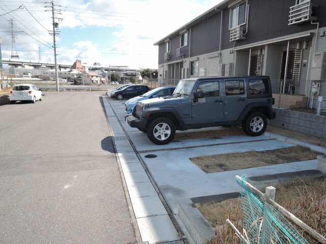 クラリスⅠ 1階 駐車場