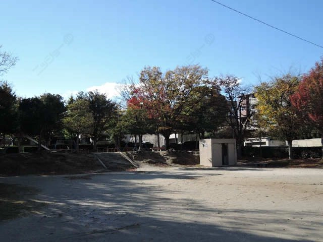 建物南側の景色(公園)