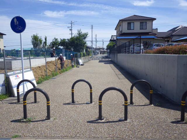 ベランダ前の遊歩道