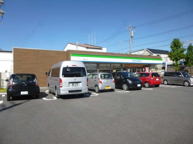 ファミリーマート　270ｍ