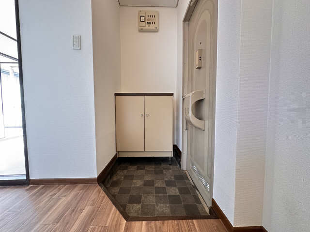 玄関内