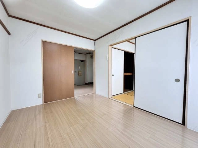 洋室-2
