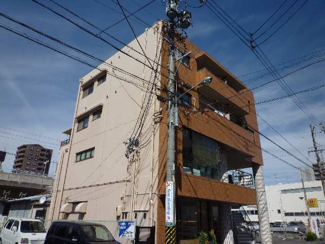 建物南面