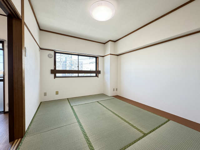 東和室