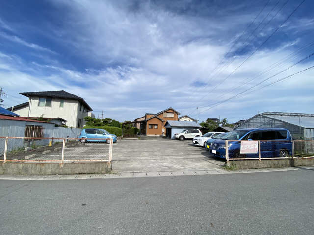 敷地外駐車場（東）