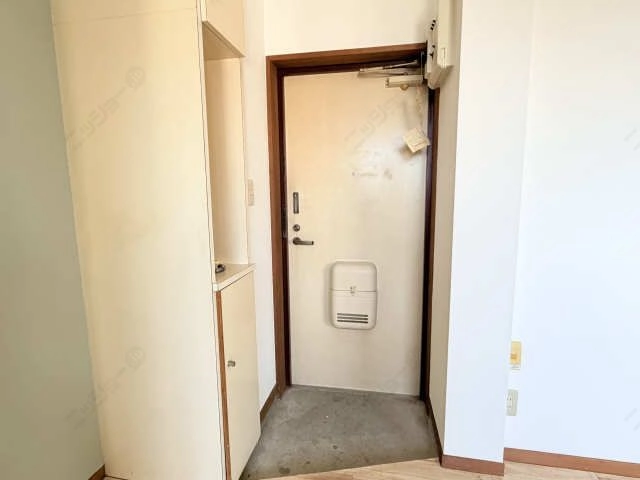 玄関内
