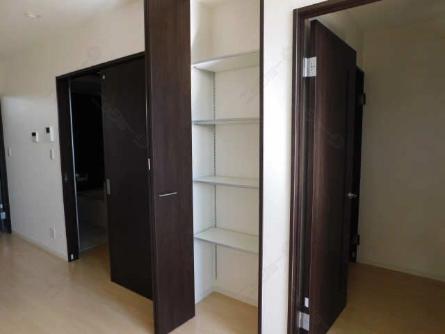 収  納（リビング）