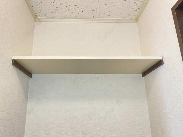収納棚（洗濯機置場上部）
