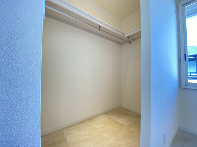 ウォークインクローゼット内