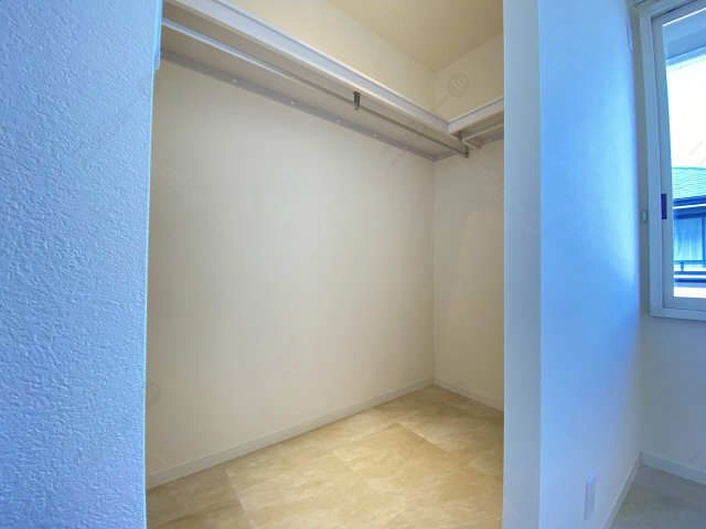 ウォークインクローゼット内