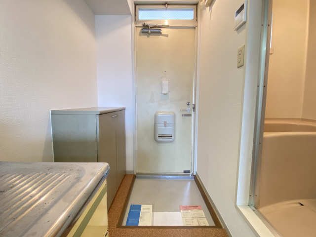 玄関内