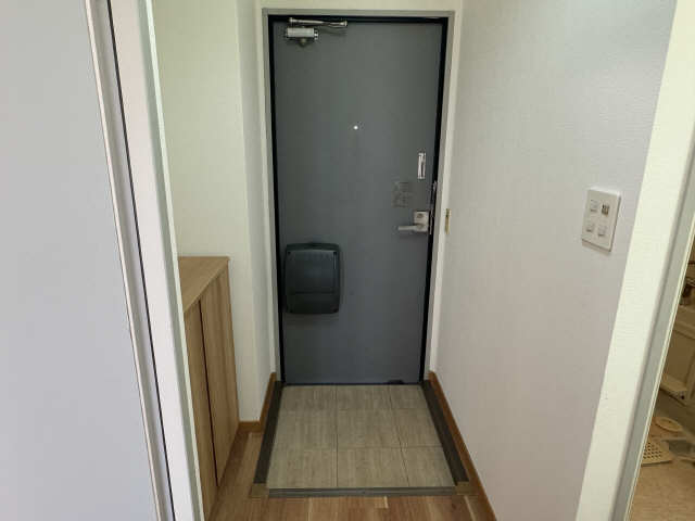 玄関内