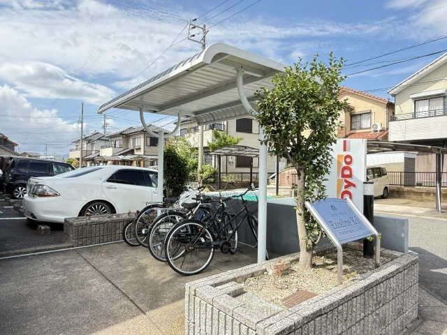 駐輪場（東側）