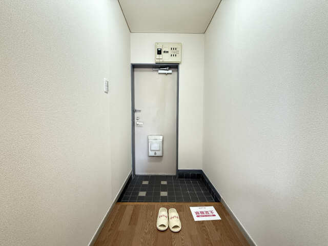 玄関内