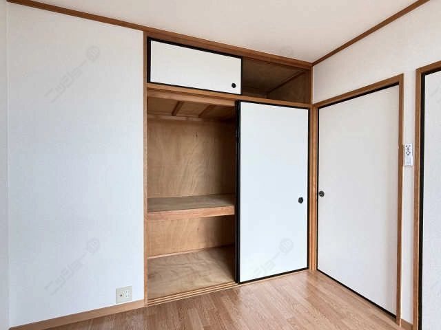 収納（南西洋室）