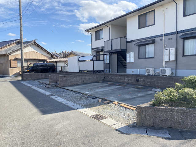 ロイヤルパレスなまずばし 2階 駐車場（北側）