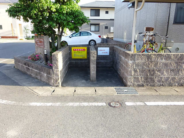 敷地内ゴミ置き場