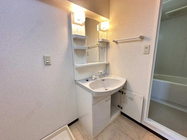 シャワー付洗面台