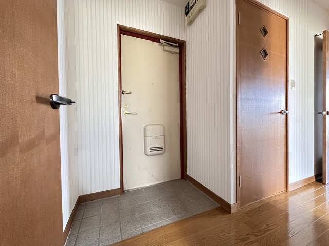 玄関内