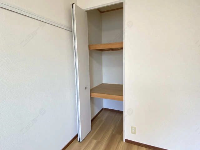 収納（西北洋室）