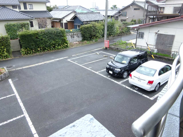 クリスタルメゾン七宝 1階 駐車場