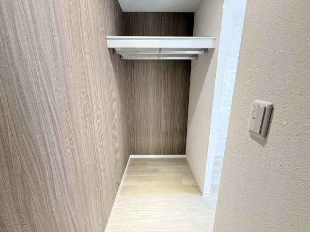 ウォークインクローゼット内