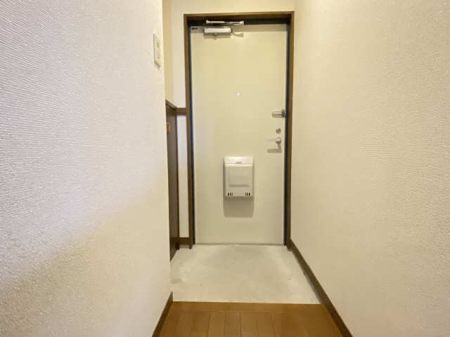 玄関内