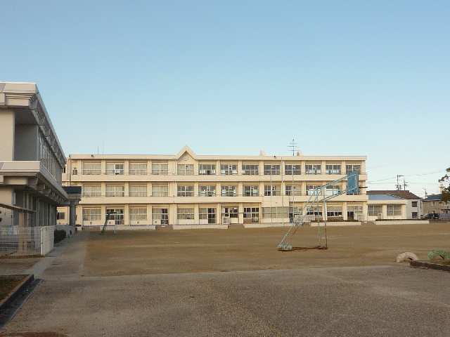 アヤラ・ルーチェ 2階 小学校