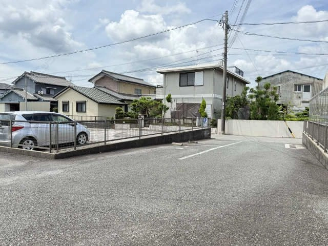 駐車場-2