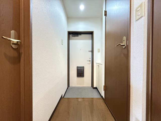 玄関内