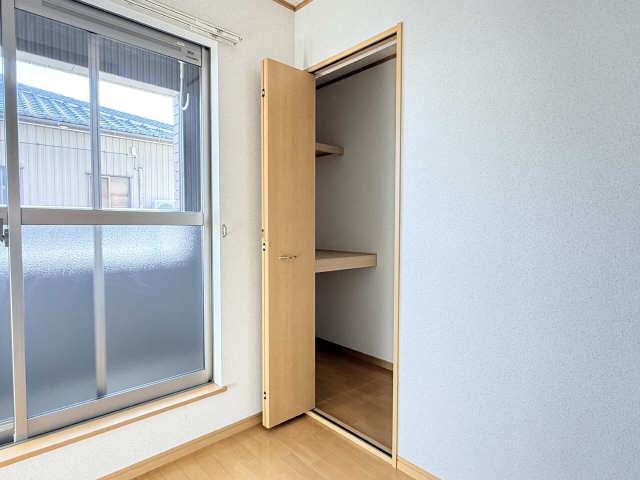 収納（２階南洋室）