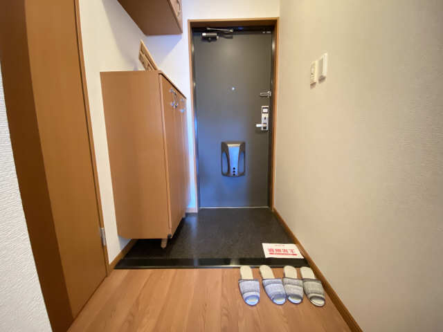 玄関内