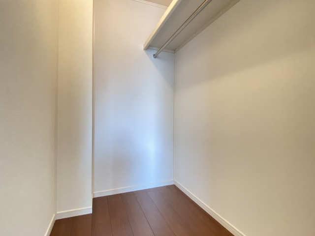 ウォークインクローゼット内