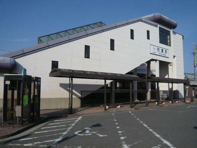 近鉄弥富駅南側