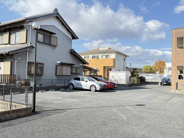 駐車場（西側）