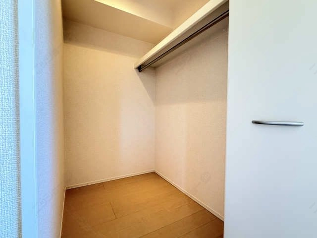 ウォークインクローゼット内
