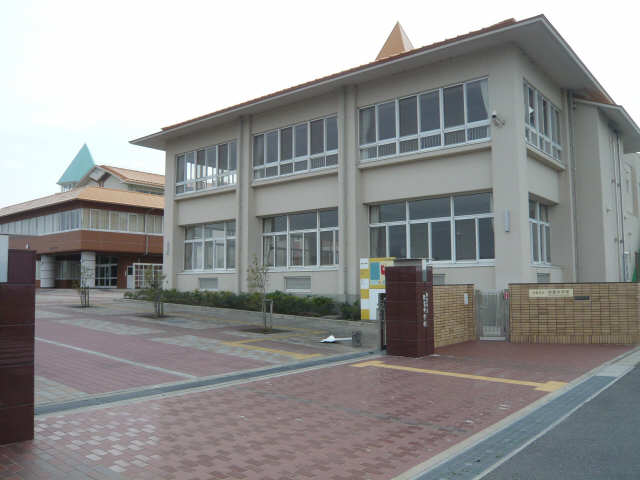 フェリアード 3階 弥富中学校