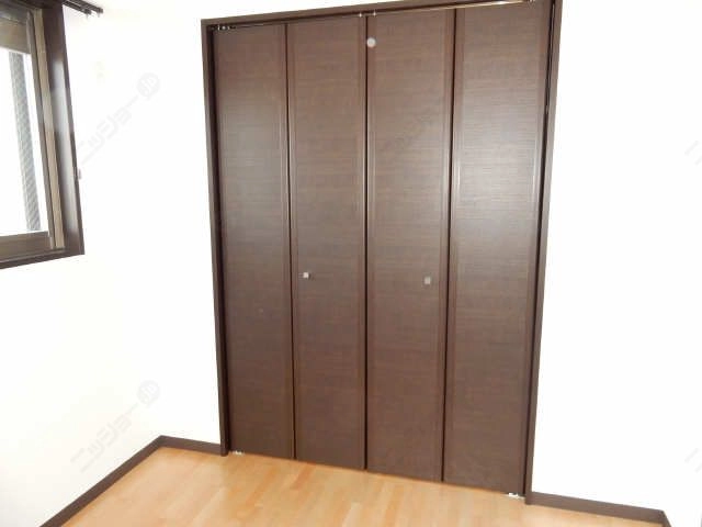 収納(北東洋間)