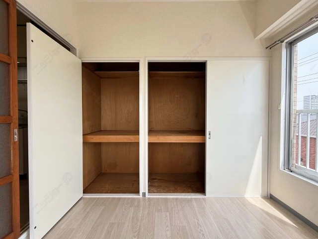 収納（東洋室）