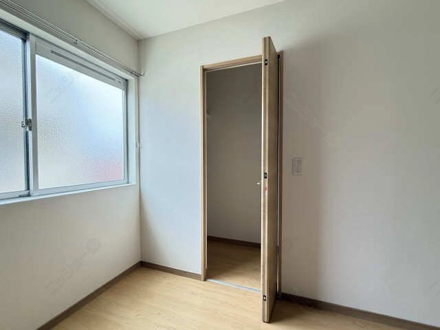 収納（２階北洋室）