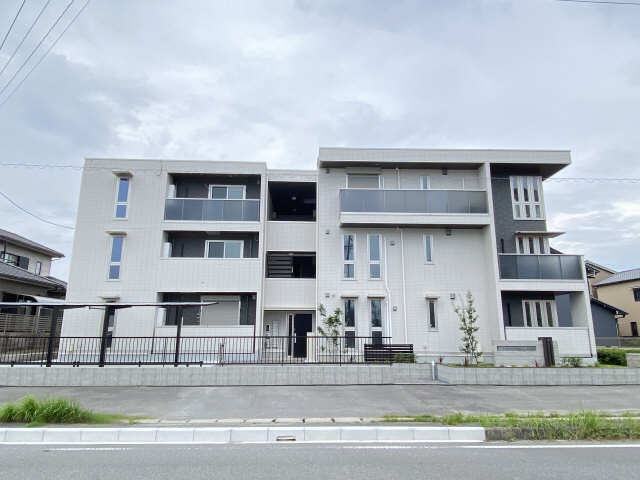 外観（西）