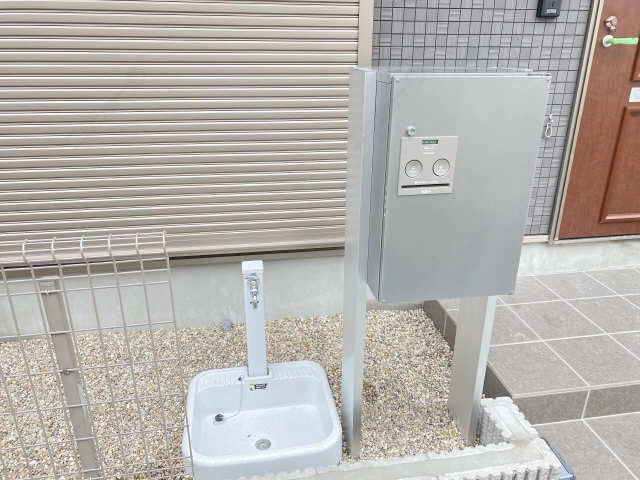 宅配ボックス&立水栓