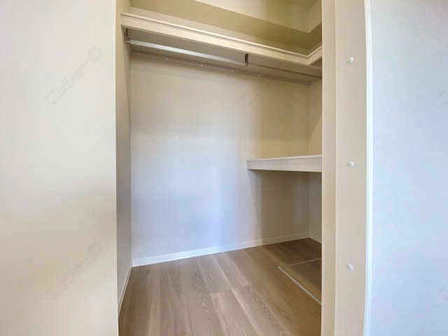 ウォークインクローゼット内