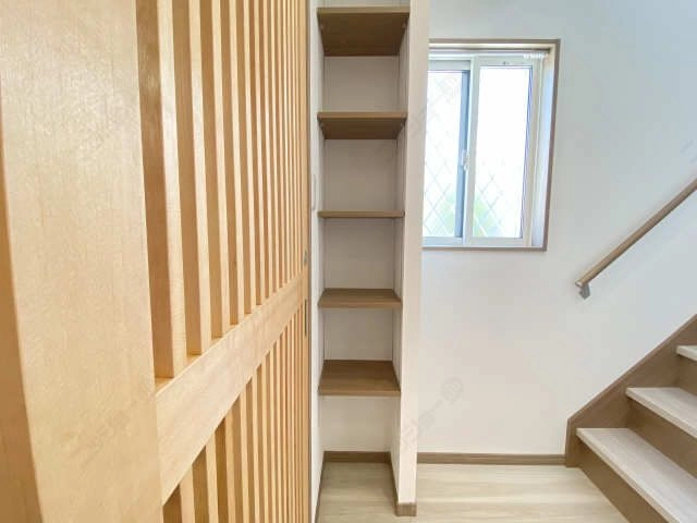 収納（階段下）